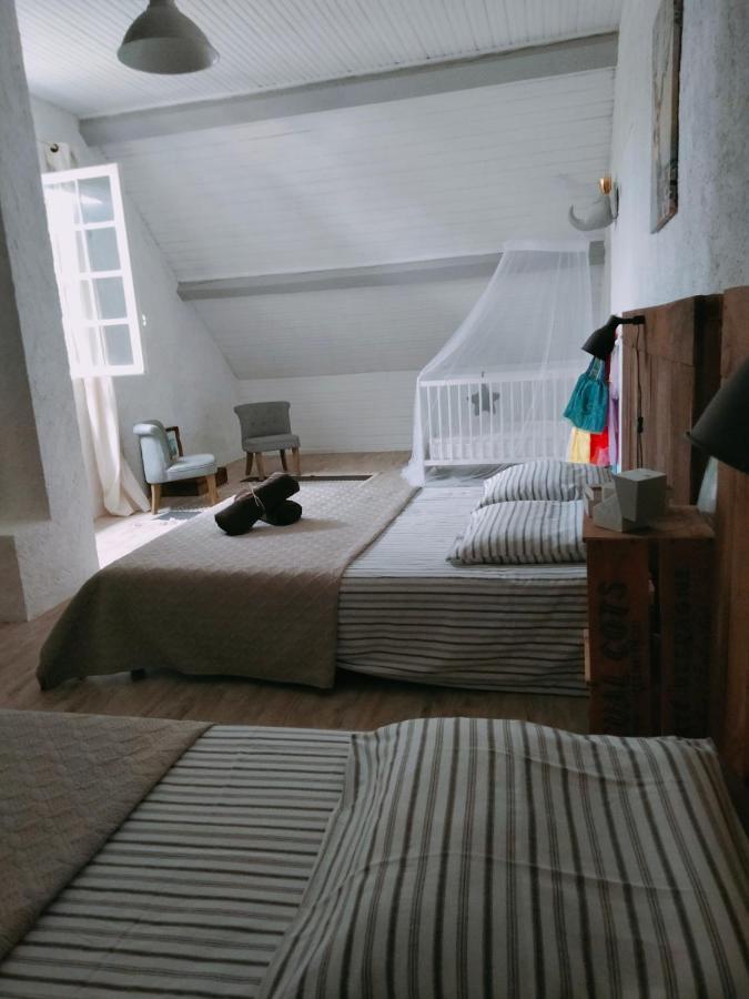 Chambre Familiale Anna "Mon Lit Au Pre" , Jusqu'A 4 Adultes Et 2 Enfants Avec Piscine Familles, Couples Ou Femmes Seulement Pontours Экстерьер фото