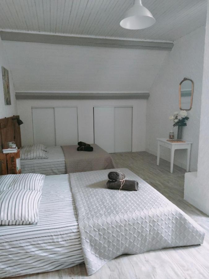Chambre Familiale Anna "Mon Lit Au Pre" , Jusqu'A 4 Adultes Et 2 Enfants Avec Piscine Familles, Couples Ou Femmes Seulement Pontours Экстерьер фото