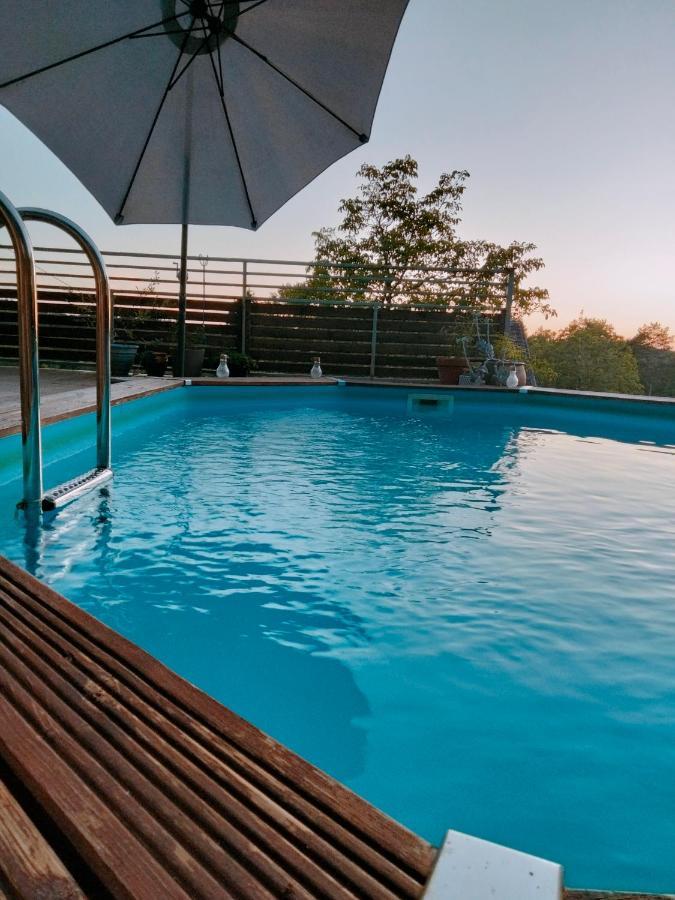 Chambre Familiale Anna "Mon Lit Au Pre" , Jusqu'A 4 Adultes Et 2 Enfants Avec Piscine Familles, Couples Ou Femmes Seulement Pontours Экстерьер фото